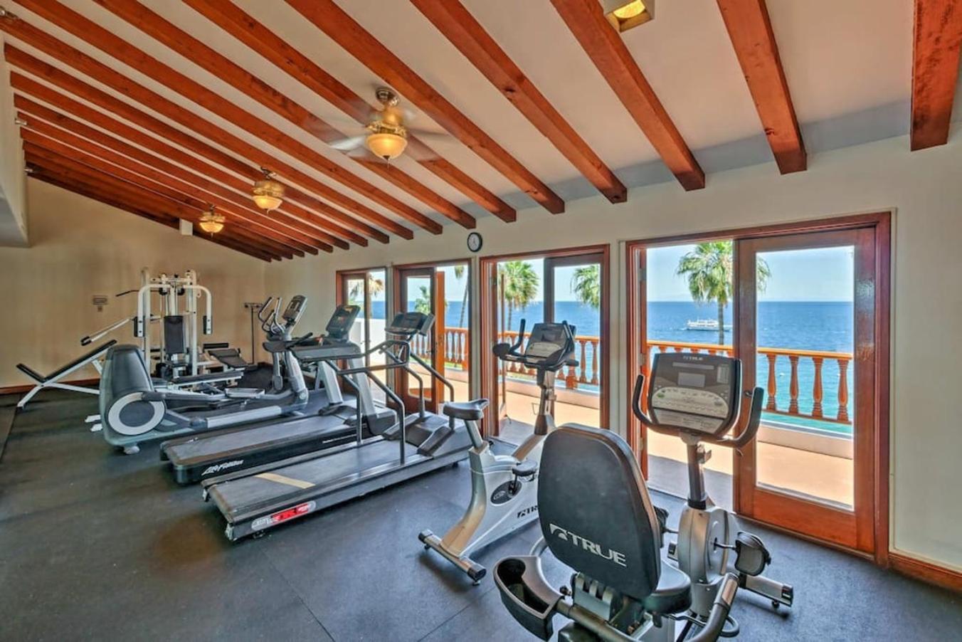 Lux Oceanfront Villa With Breathtaking Views 아발론 외부 사진